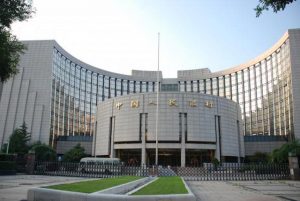 Banco central de China prohibe criptomonedas y se desploman en mercado