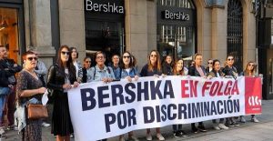 Trabajadoras de Bershka en huelga indefinida, denuncian discriminación