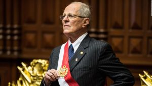 Presidente de Perú renuncia después de escándalo de corrupción