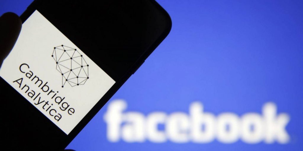 Cambridge Analytica cierra tras escándalos con Facebook