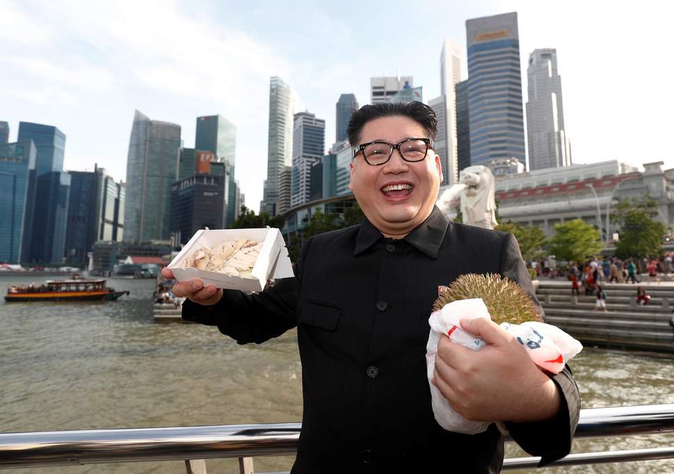 Imitador de Kim Jong-Un es detenido dos horas en Singapur