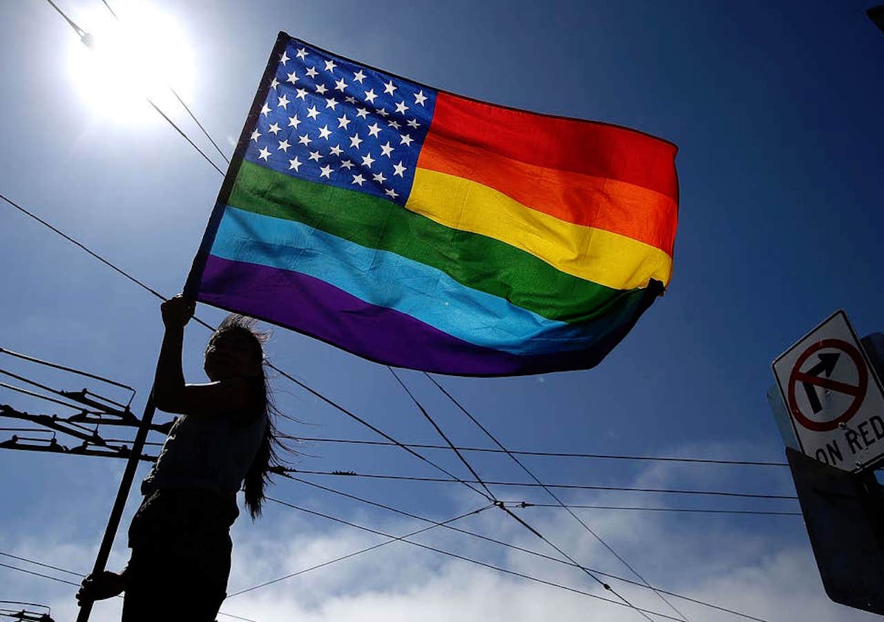 Corea del Sur, India y Alemania son algunas de las embajadas que utilizan la bandera LGBT