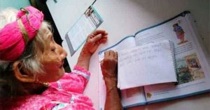 María Ignacio tiene 83 años y está por terminar primaria