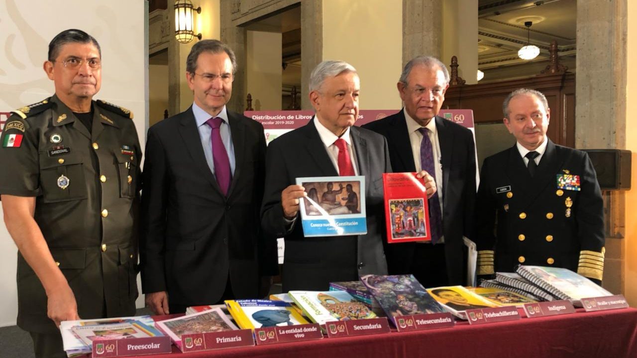 AMLO en libro de la SEP