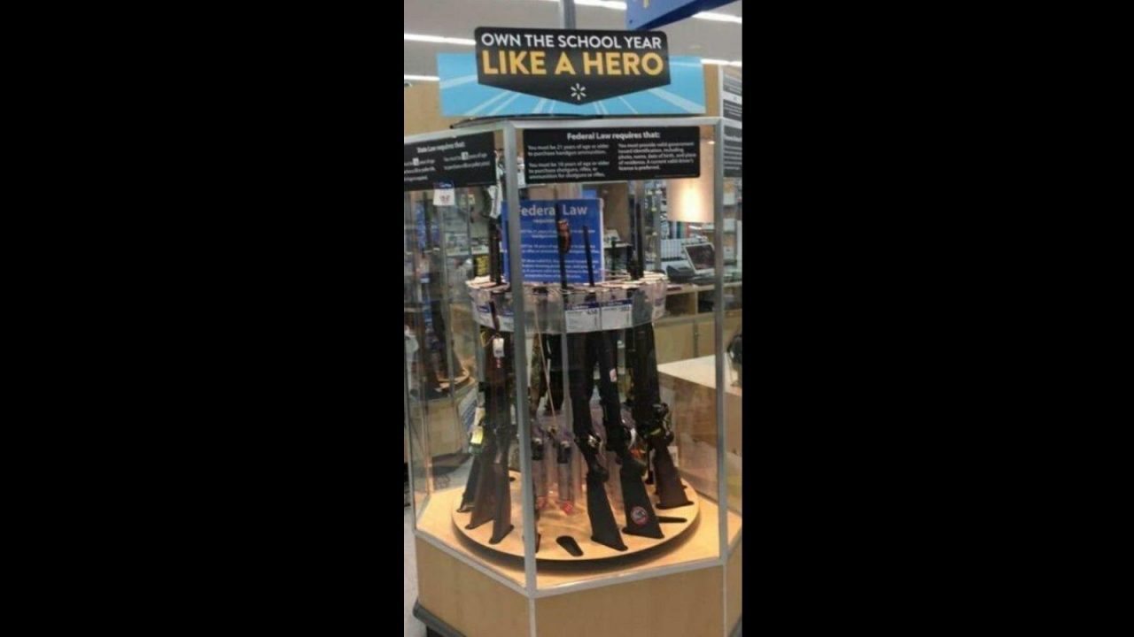 Walmart prohíbe anuncios de videojuegos pero sigue vendiendo armas