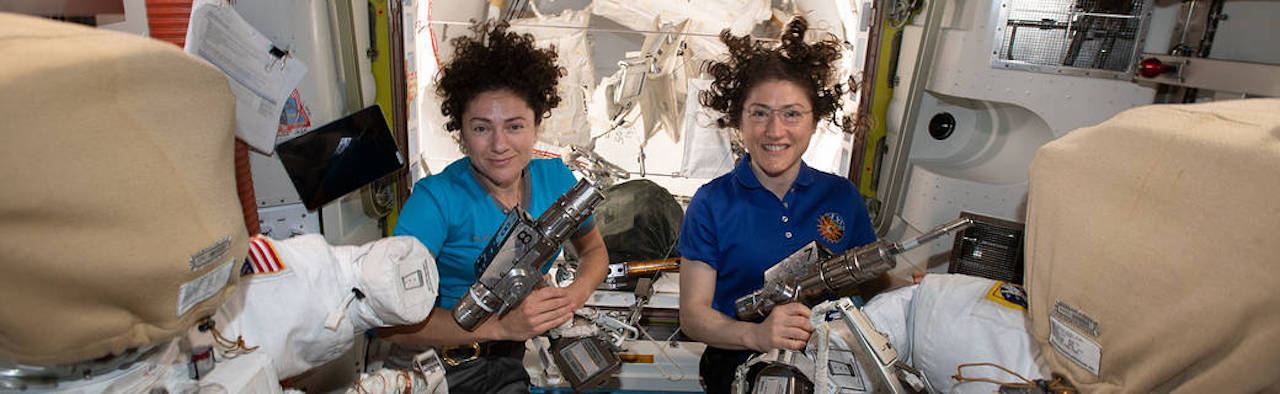18/10/19 primera-caminata-espacial-femenina/mujeres astronautas