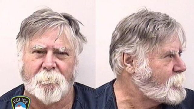 David Wayne Oliver un hombre de 65 años robo un banco , arrojo el dinero y le deseo feliz navidad a todos