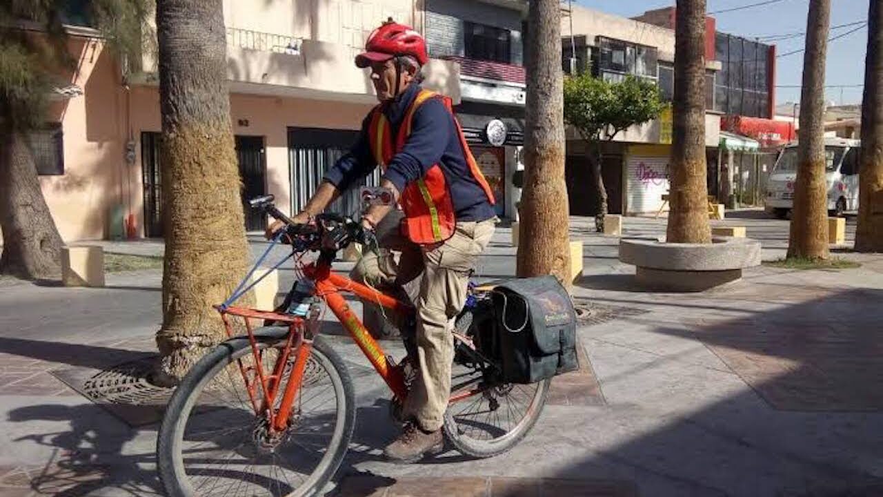 Hombre de saltillo recorrió el pais en bibicleta para combatir la obesidad