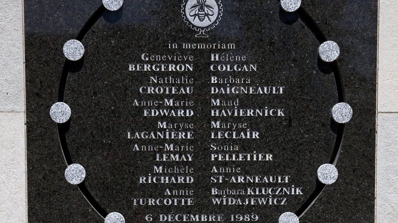 Placa conmemorativa por la masacre en la escuela politecnica de montreal