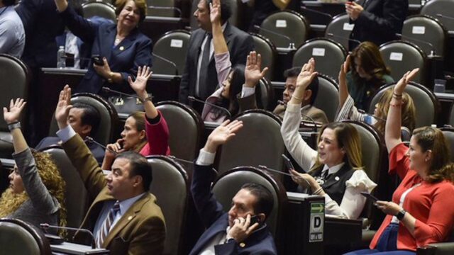 Cámara de diputados avala la destitución de funcionarios que encubran a pederastas(Imagen: La Vanguardia)