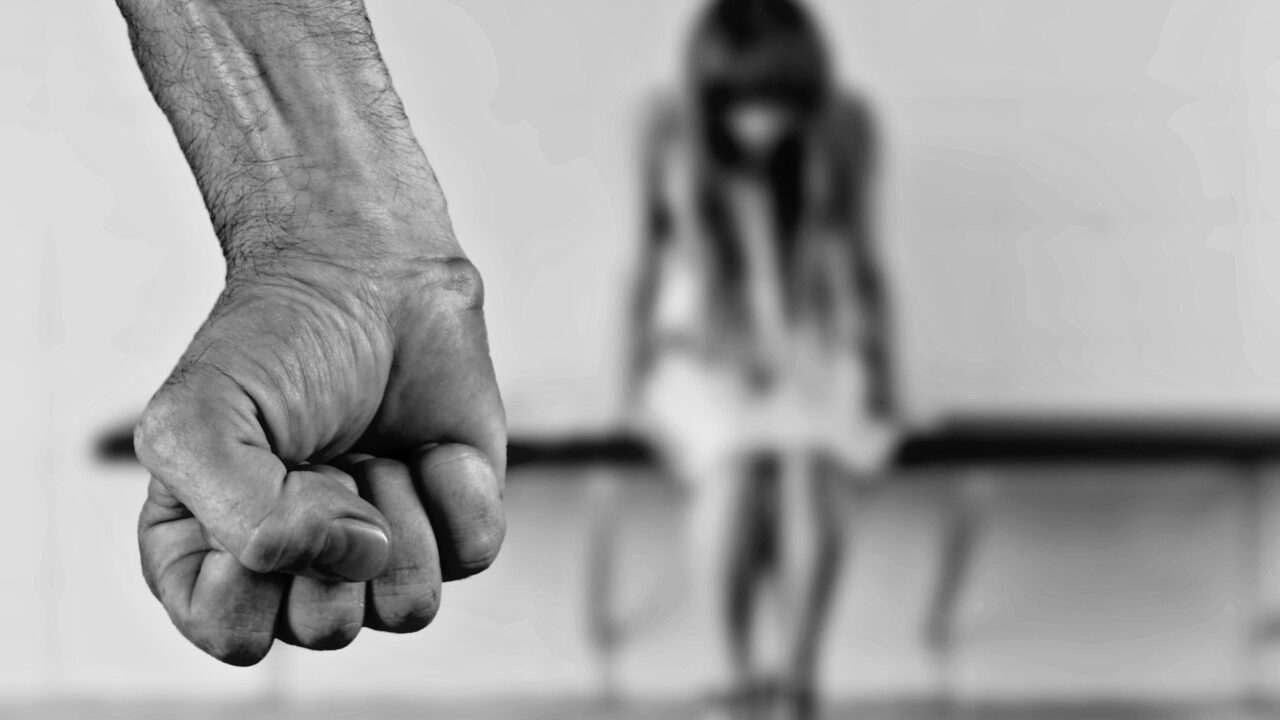 En Puebla un joven de 17 años fue detenido por la violación de su hermana (Imagen: Pixabay)