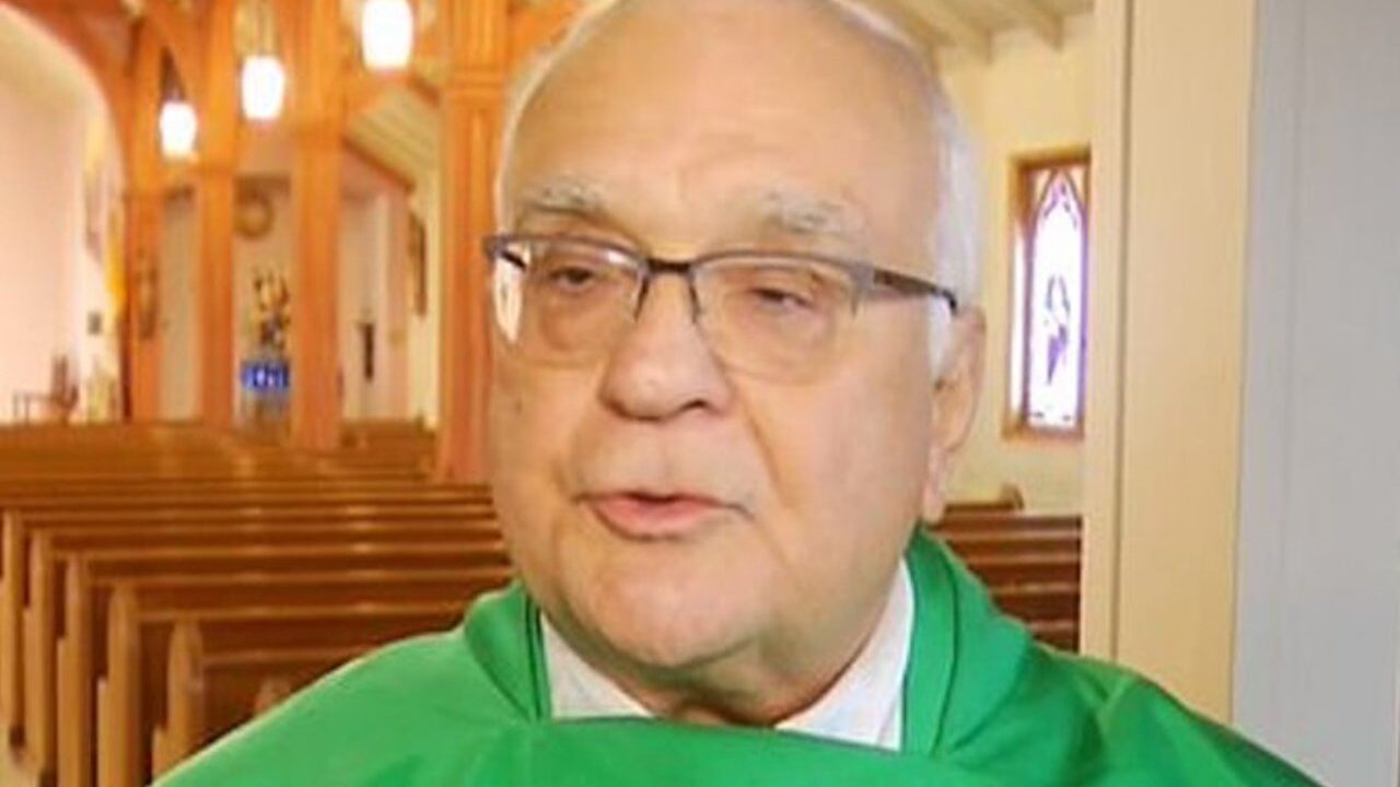 "Pedofilia no mata a nadie, el aborto sí", sacerdote católico (Imagen: Richard Bucci, un cura de Rhode Island, afirmó que el aborto es más nocivo que la pedofilia Crédito: NBC 10)