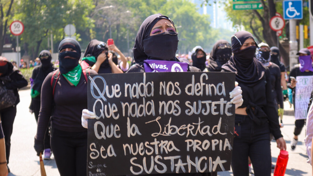 ¿Qué es y cómo se tipifica el feminicidio?(Imagen: Plumas Atómicas / Sofía Salcedo)