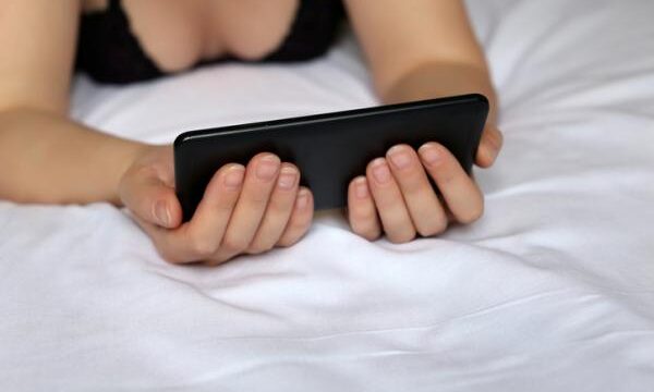 Gobierno argentino recomienda sexting para evitar contagios