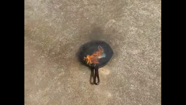 Seguidores de Donald Trump han quemado cubrebocas como protesta por medidas coronavirus, Captura de Pantalla