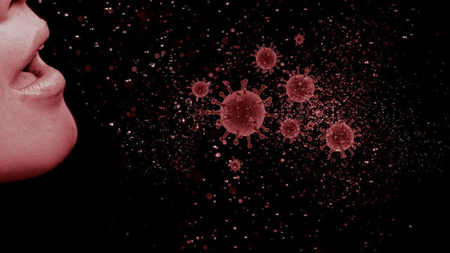 Una mujer regresó a China de Estados Unidos y contagió con coronavirus a más de 70 personas tras usar el elevador de su casa