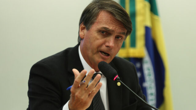 El presidente de Brasil, Jair Bolsonaro, presentó síntomas de Covid 19 y se realizó la prueba. Los resultados se esperan para este martes