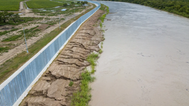 Muro fronterizo 'privado' de EEUU con México en riesgo de colapso