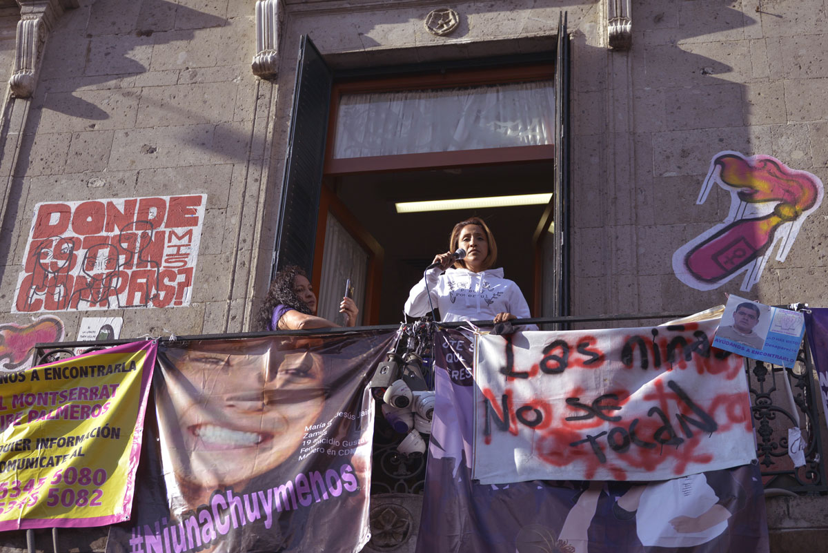 Diversos colectivos y mujeres se manifestaron en la 'antigrita' por la falta de justicia ante los feminicidios y la violencia de género