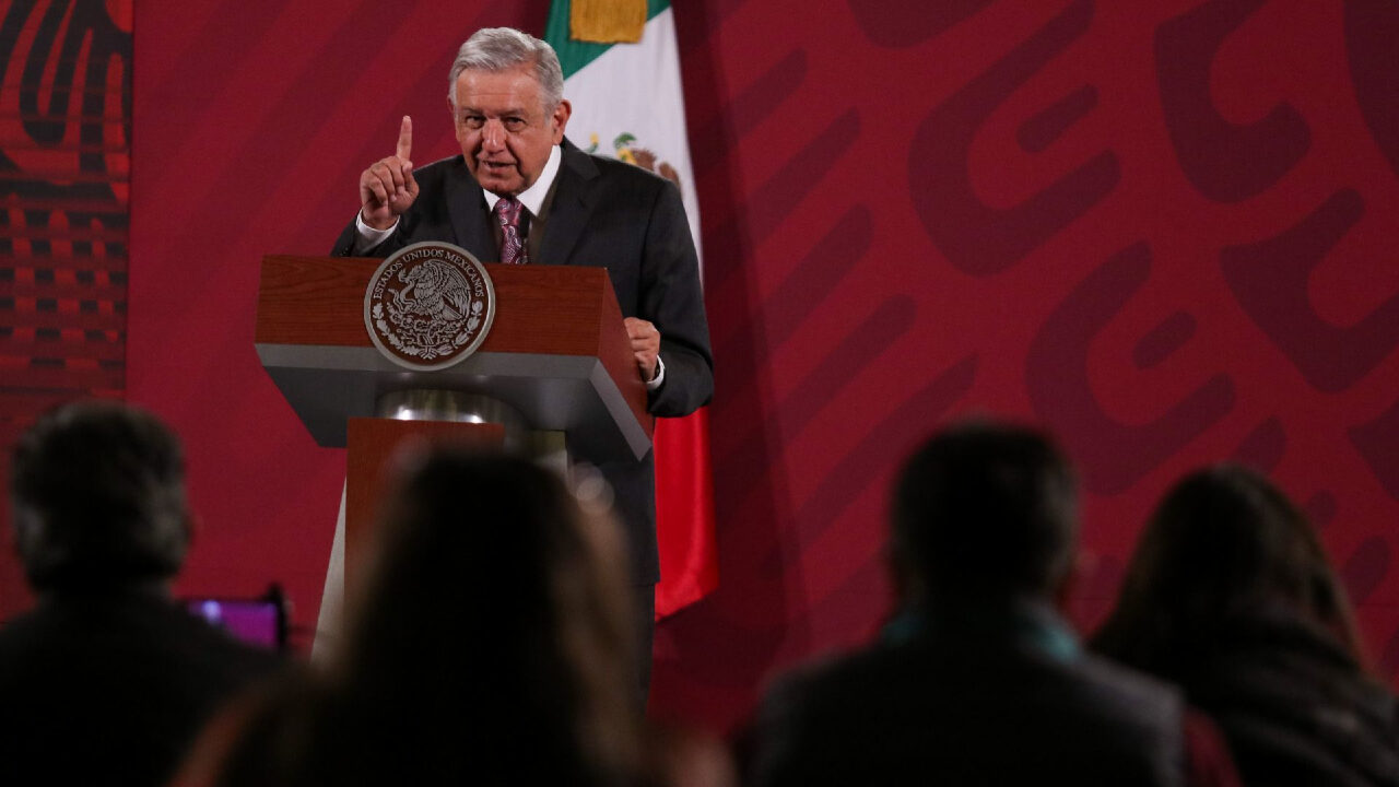 AMLO escudo protector mañanera ángel de la guarda pueblo