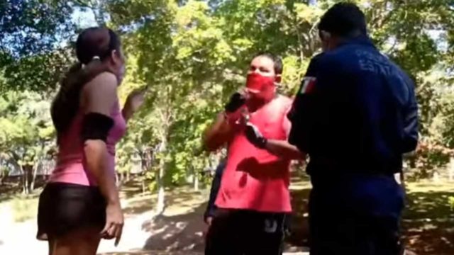 En el parque La Pólvora, en Villahermosa, Tabasco, una mujer capturó al hombre que la manoseó; éste lloró para que la policía no lo detuviera