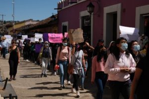 Marcha para exigir justicia por el presunto feminicidio de Mariana en Chiapas