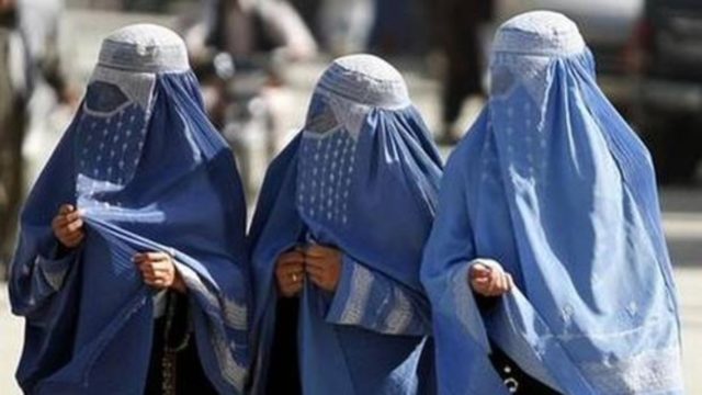 Suiza aprueba prohibir el burka y ocultar el rostro en espacios públicos