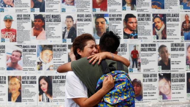 Madres Pegan Fotos Hijos Desaparecidos Jalisco