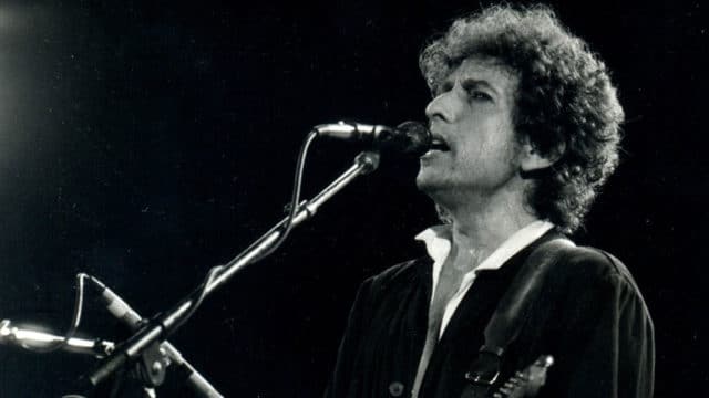 Acusan a Bob Dylan de haber drogado y violado a una niña de 12 años