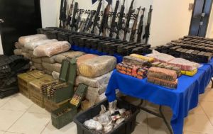 En Tamaulipas detienen a uniformados al servicio del narco, aseguran armamento, cartuchos y droga