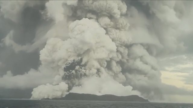Aumenta nivel del mar en México por erupción del volcán en Tonga