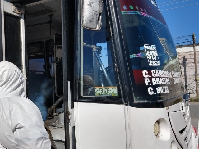 Camiones y taxis de Torréon se despiden del ‘monito orinando’ con campaña de limpieza visual como calcomanías