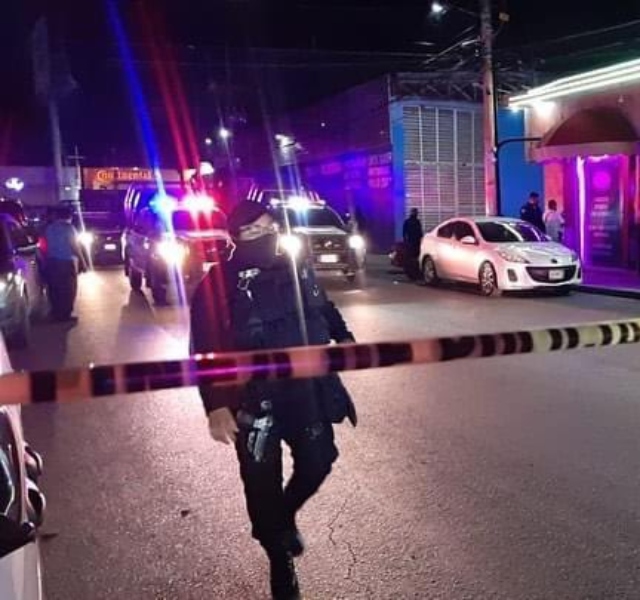 Reportan balaceras simultáneas en bares de Cancún; hay un muerto y seis heridos