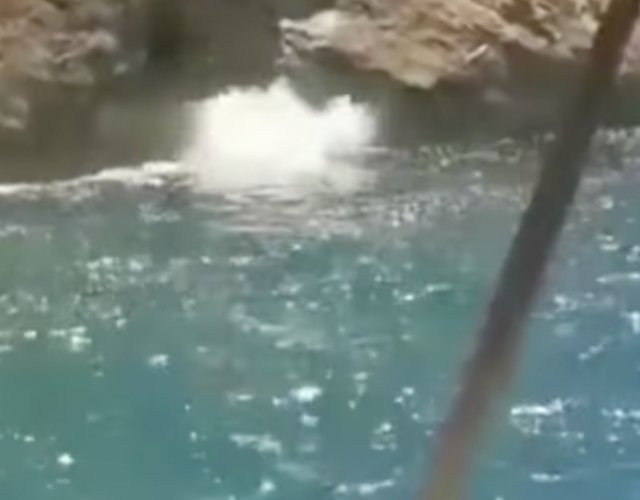 Turista salta al mar desde un acantilado y muere ahogado; su familia no pudo hacer nada