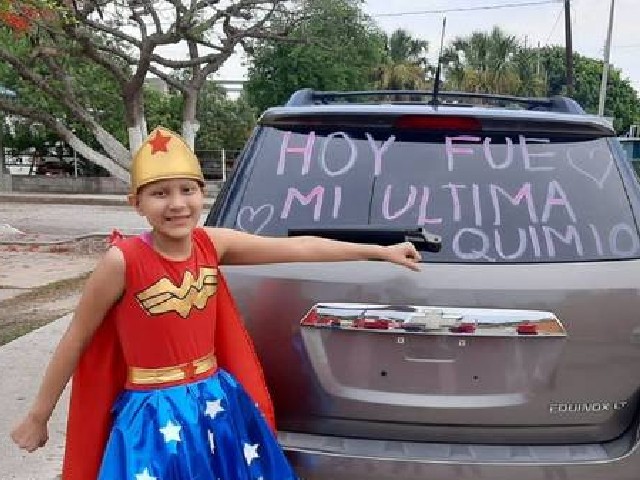 Niña de Tamaulipas celebra su última quimio con caravana y emotivo mensaje cáncer