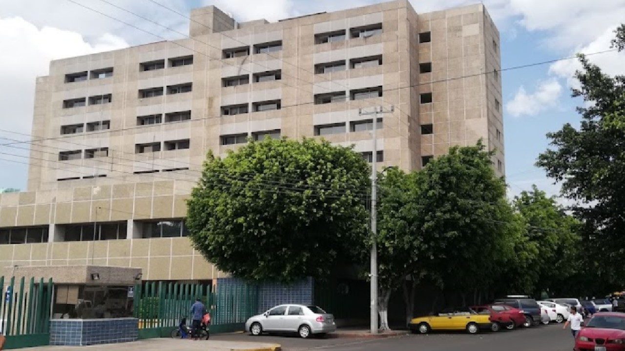 Abuelito muere al salir de clínica del IMSS en Guadalajara tras negarle atención de urgencia