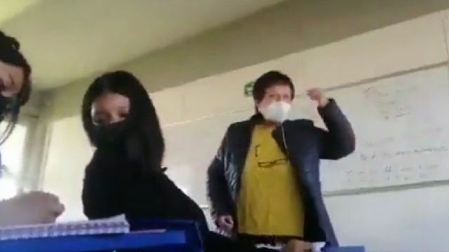 Profesora en Puebla llama estúpidos y retrasados mentales a sus estudiantes