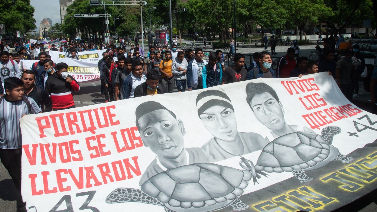 Filtración del Caso Ayotzinapa enfurece al gobierno, esto sabemos