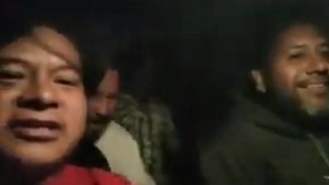 Hombres roban una patrulla en Hidalgo y graban video enviando saludos
