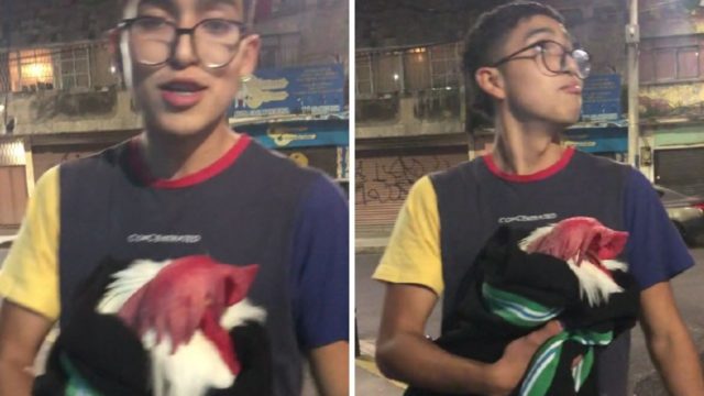 "Uno como sea pero las criaturas": Joven sale con su gallo durante el sismo en CDMX