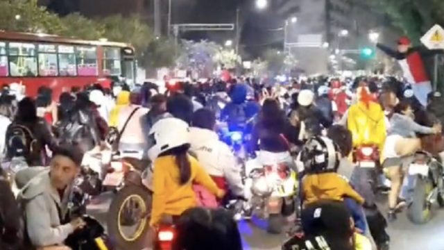 ¡Terrorífica! Rodada de motociclistas provoca caos en Reforma