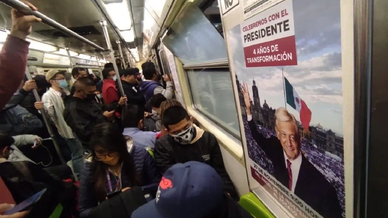 “Celebremos con el presidente”: Difunden imagen de AMLO en publicidad del Metro