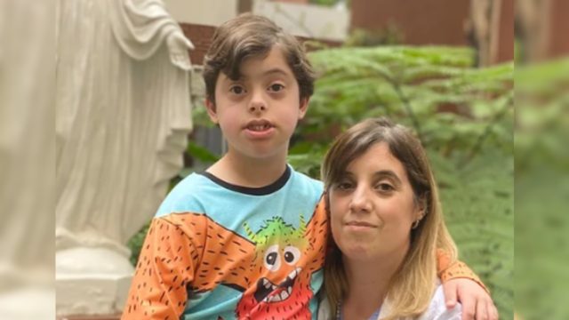 La enfermera que se convirtió en mamá de un bebé con Síndrome de Down que sus padres rechazaron
