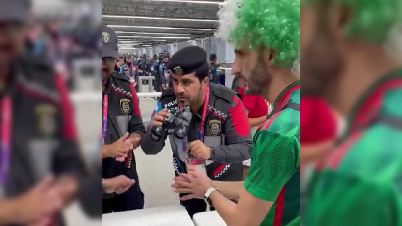 VIDEO: Cachan a mexicano intentando meter “binoculares” a estadio de Qatar; eran para tomar alcohol