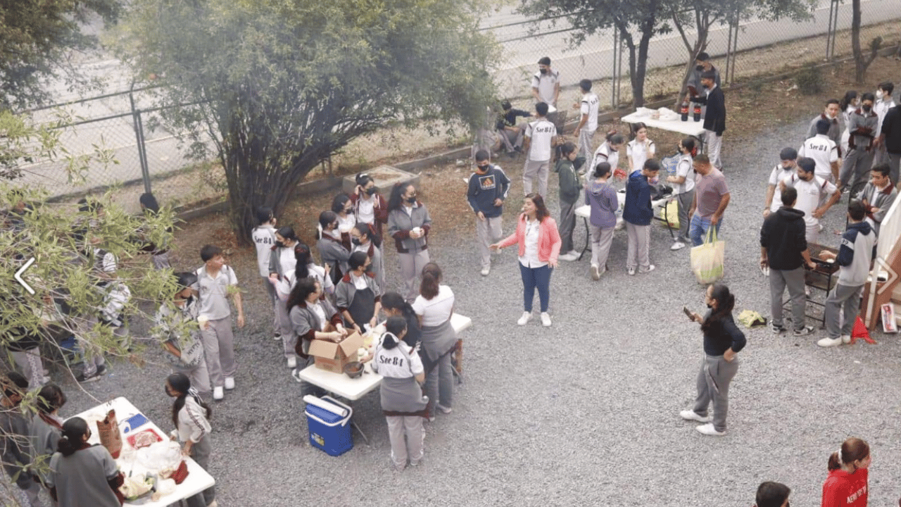 Las tareas de las escuelas en Monterrey: llevar ingredientes para 'carnita asada'