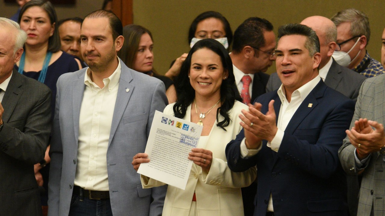 Alejandra del Moral se registró como candidata del EdoMex