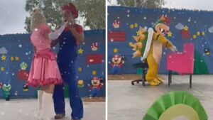 Maestros sorprenden a sus estudiantes y cantan 'Peaches' disfrazados de Mario Bros