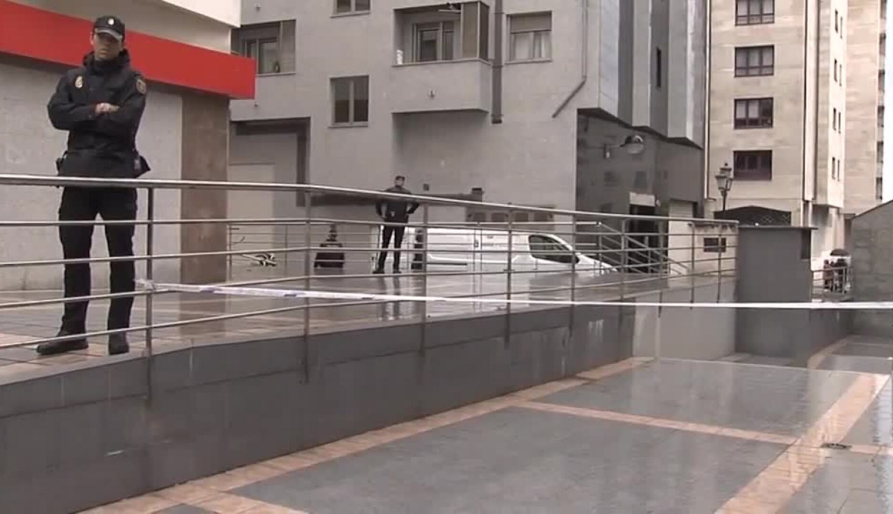 Mellizas de 12 años se arrojan de sexto piso en España; fingieron que iban a la escuela